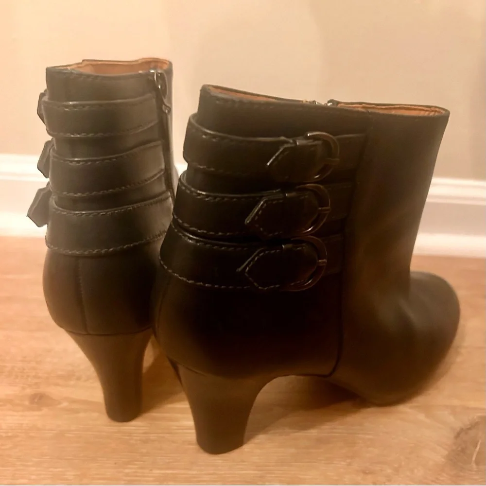 Clark’s Black Leather Ankle Boots - Picture 6 of 9